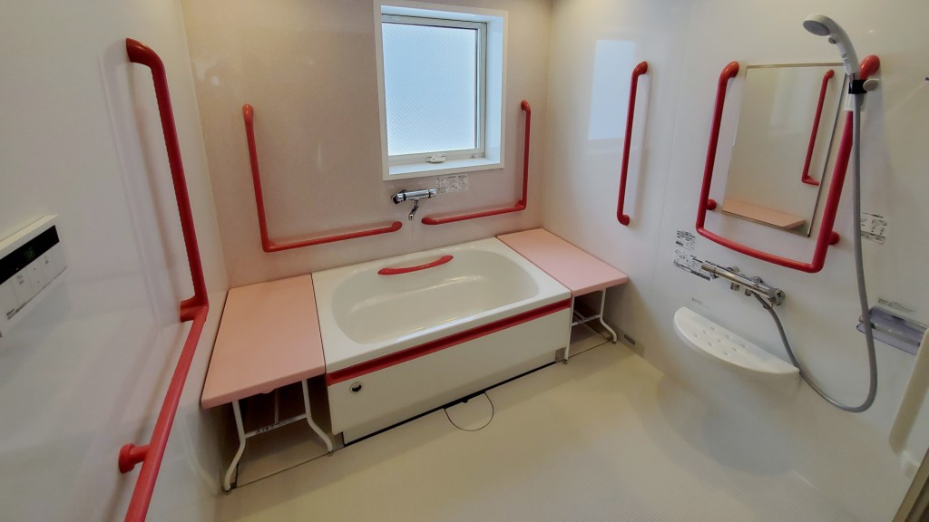 森の明－浴室２