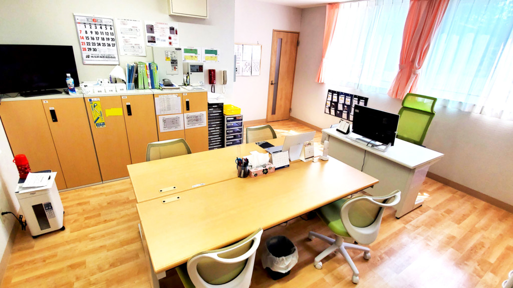 森の明－スタッフルーム